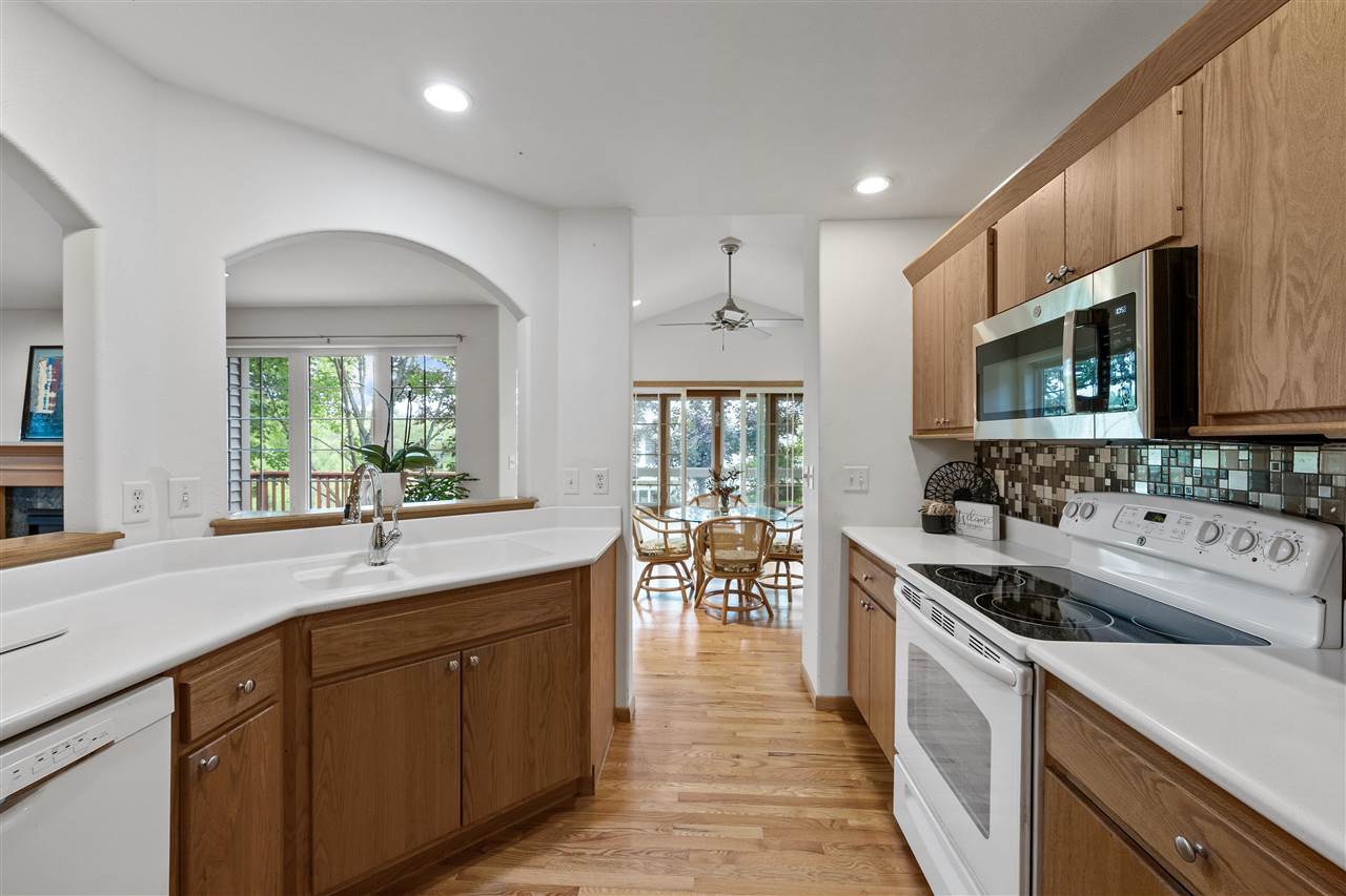 445 Breconshire Lane