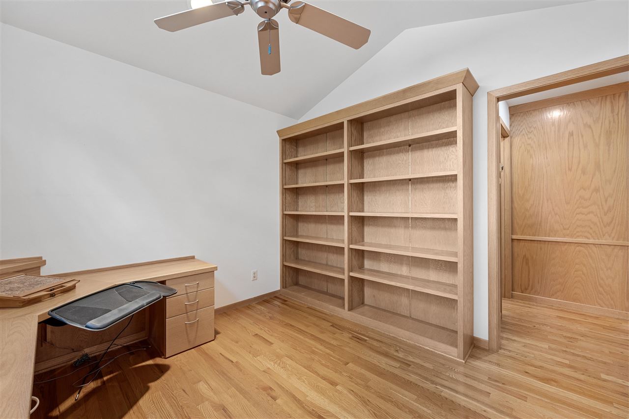 445 Breconshire Lane