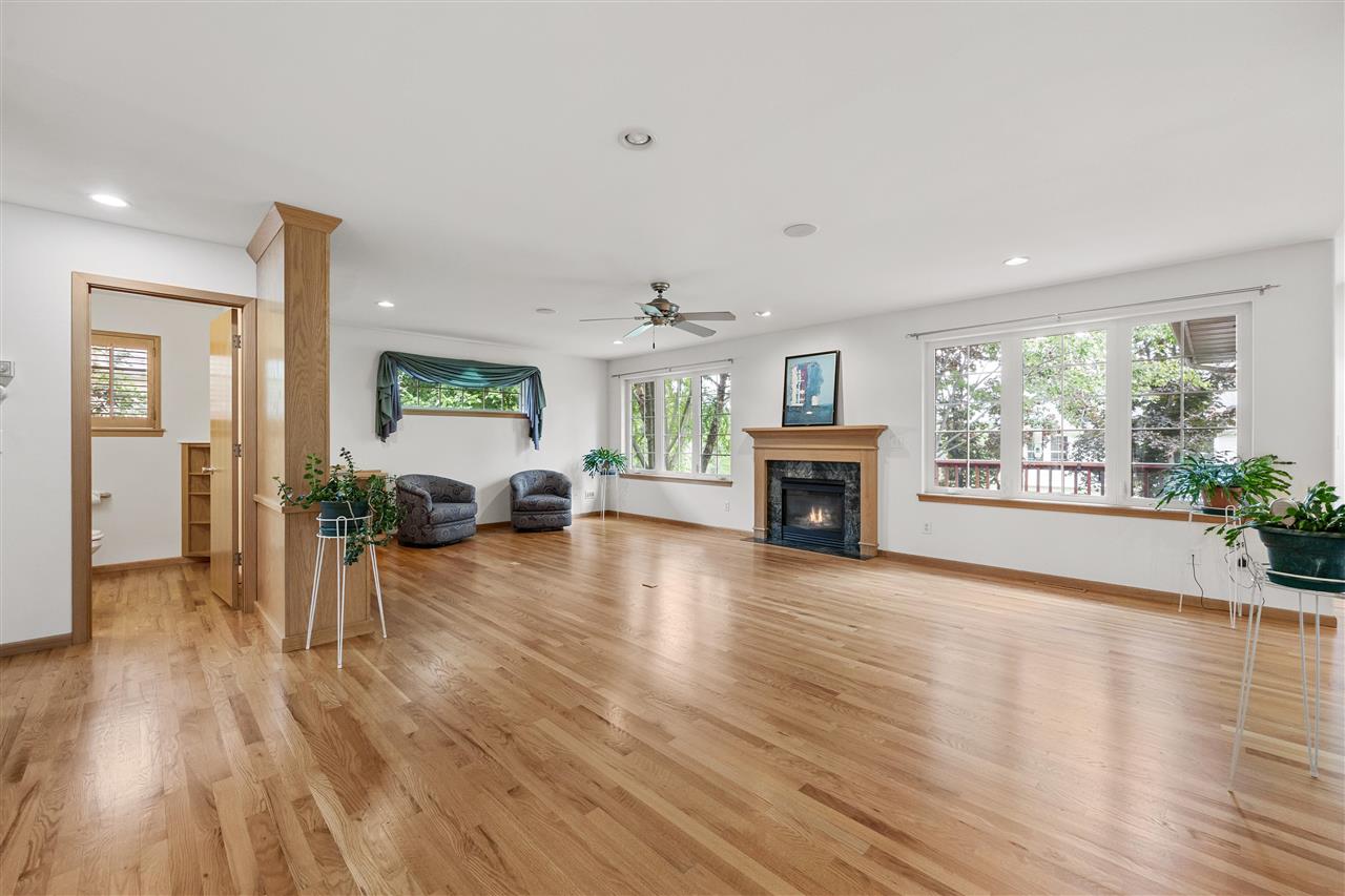 445 Breconshire Lane