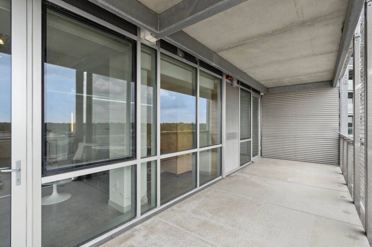 221 E College St Unit: No. 809