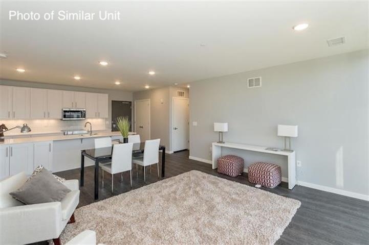 1 University Way Unit: 207