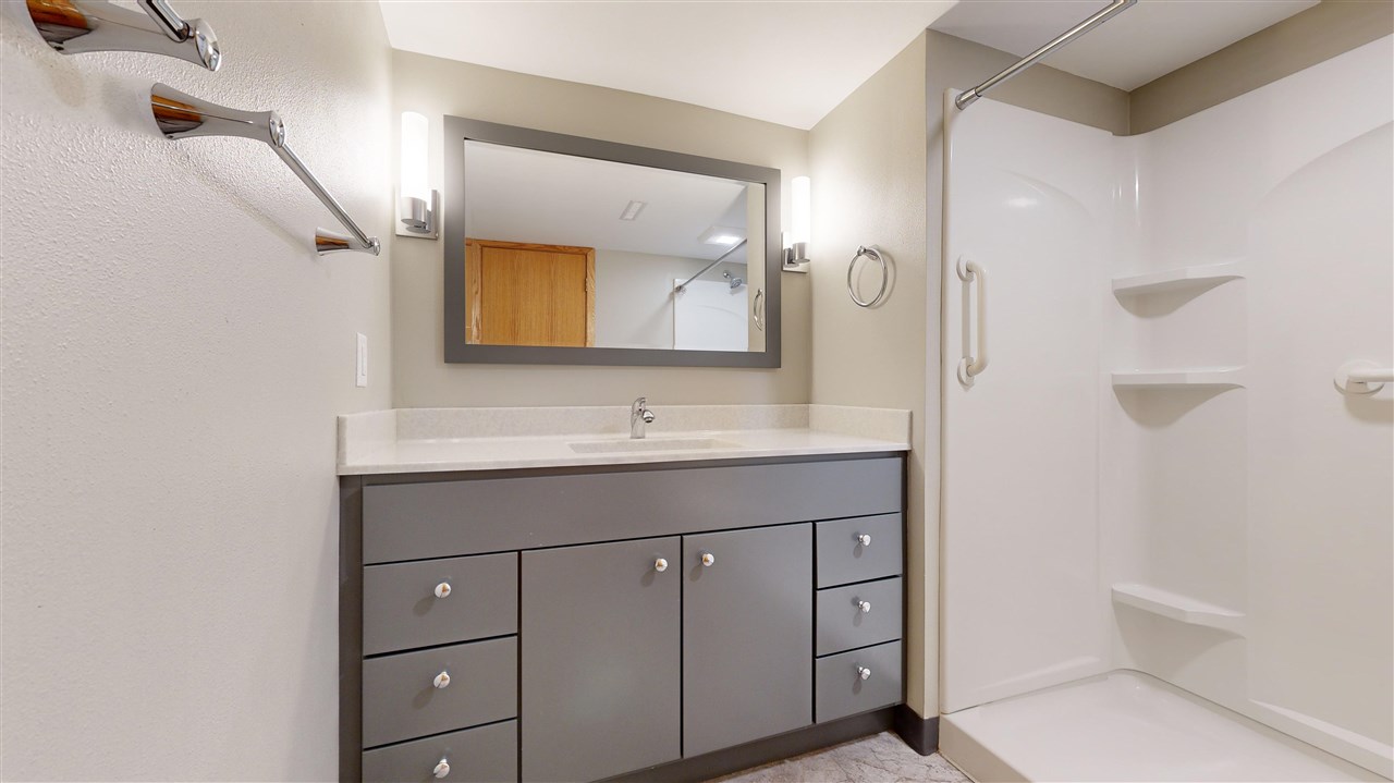 10 Spring Valley Dr NE