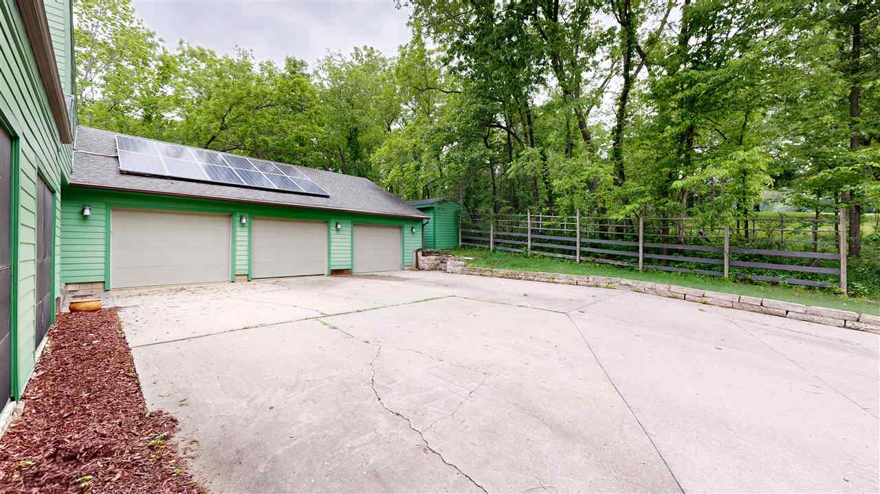 10 Spring Valley Dr NE