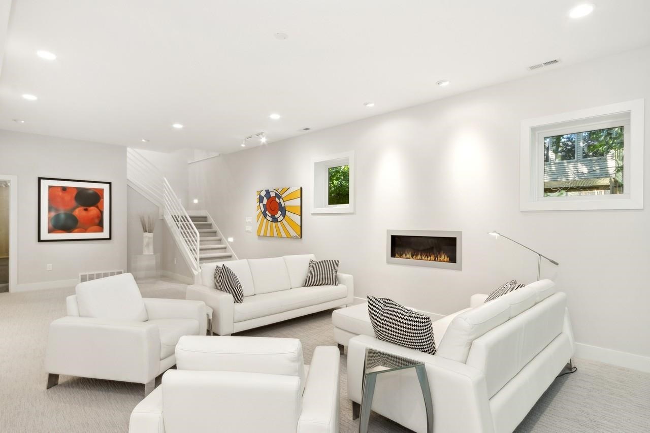 52 Marietta Ave