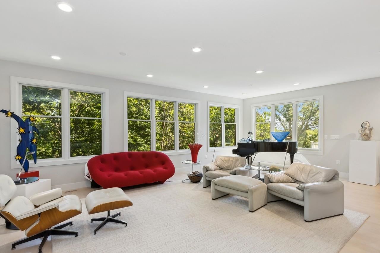 52 Marietta Ave