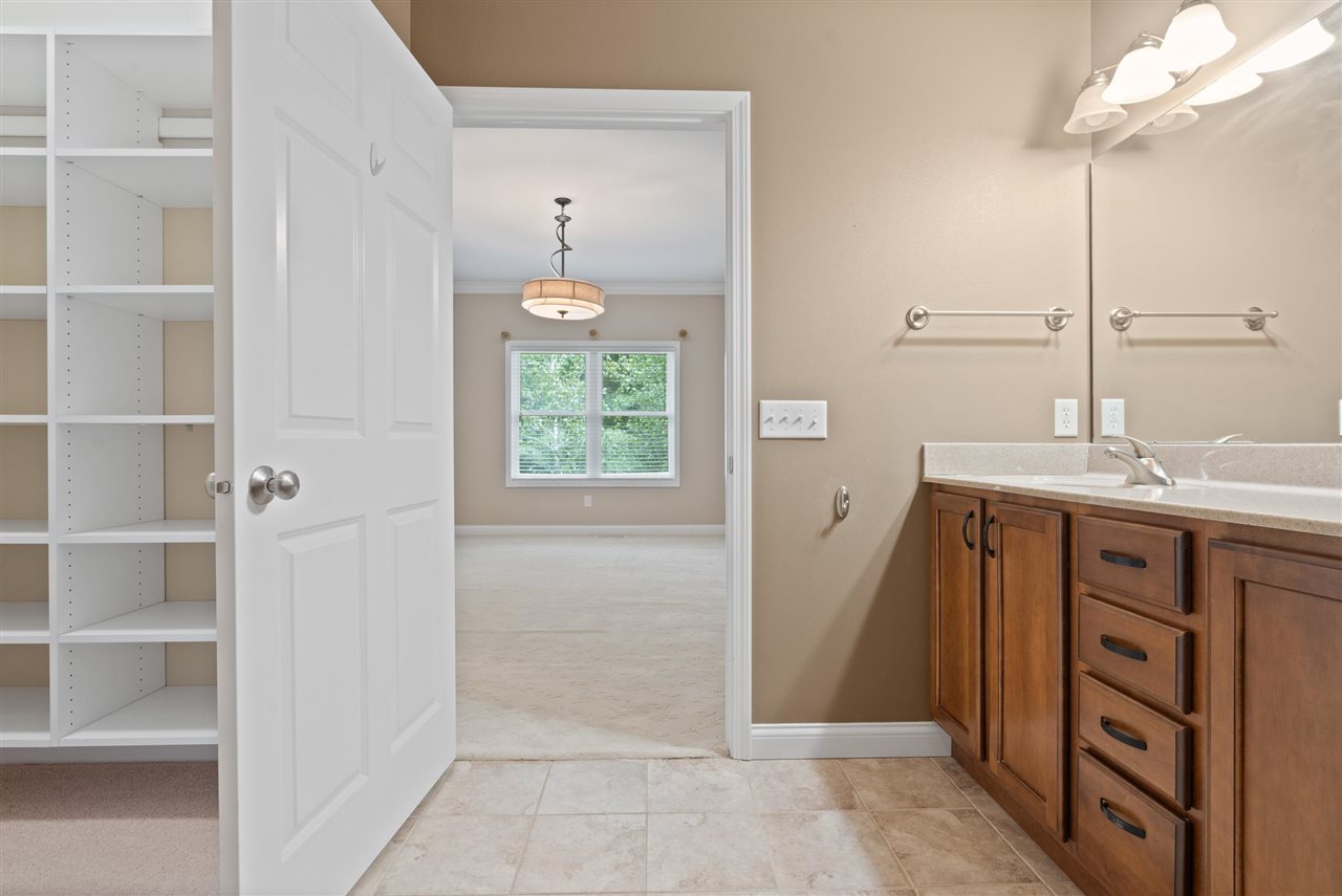 2243 Jessica Ln