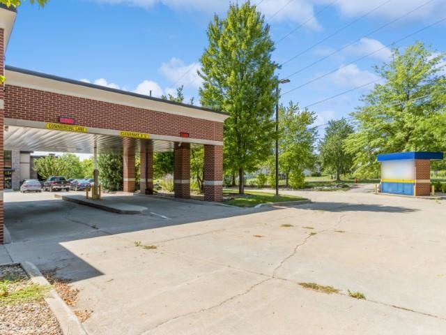 551 Westbury Dr