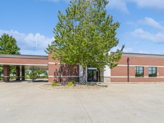 551 Westbury Dr