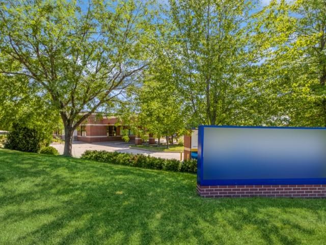 551 Westbury Dr