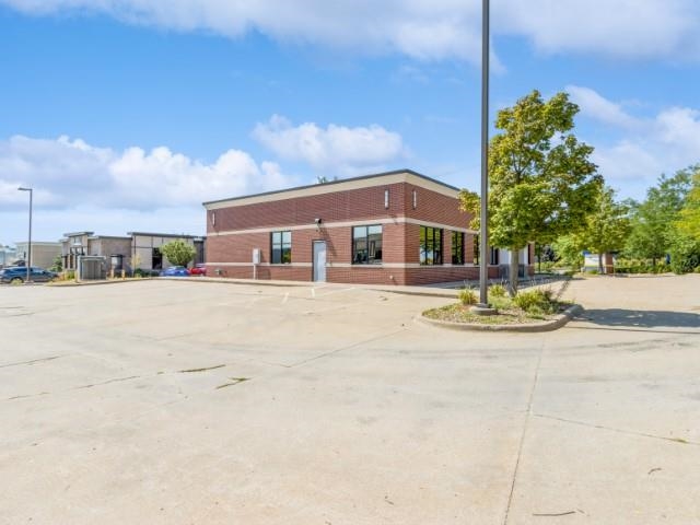 551 Westbury Dr
