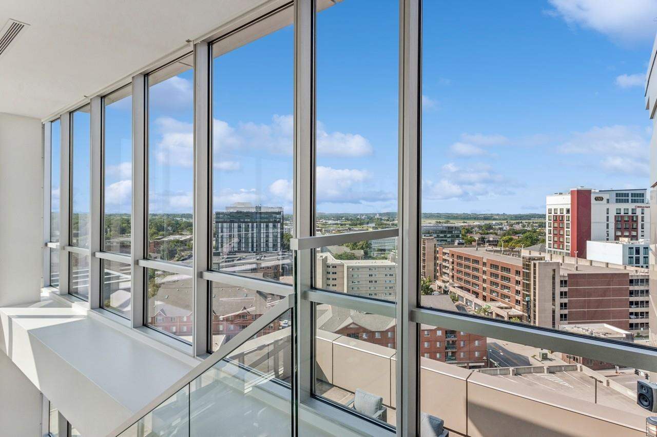 221 E College St Unit: No. 1208