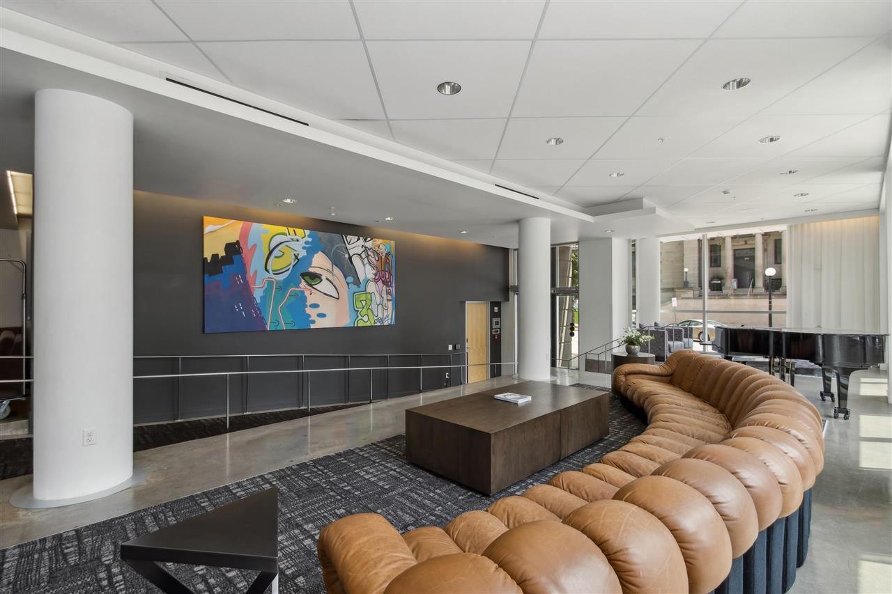 221 E College St Unit: No. 1208