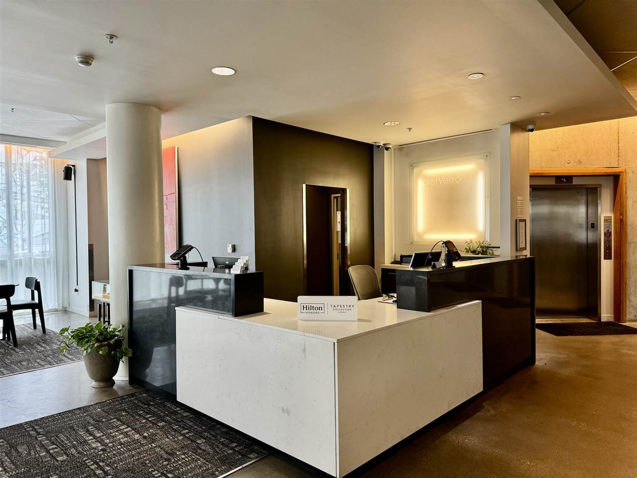 221 E College St Unit: No. 1208