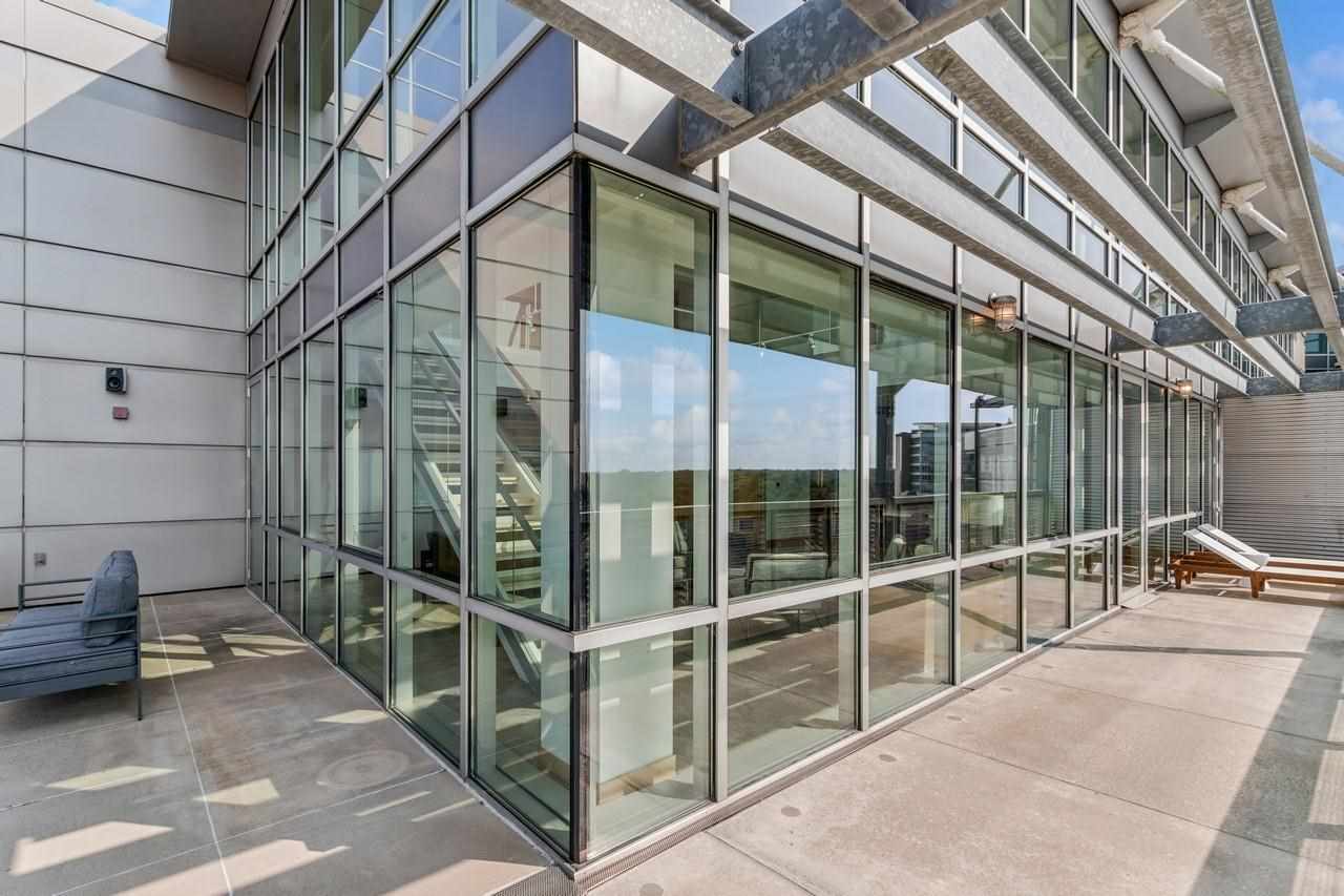 221 E College St Unit: No. 1208