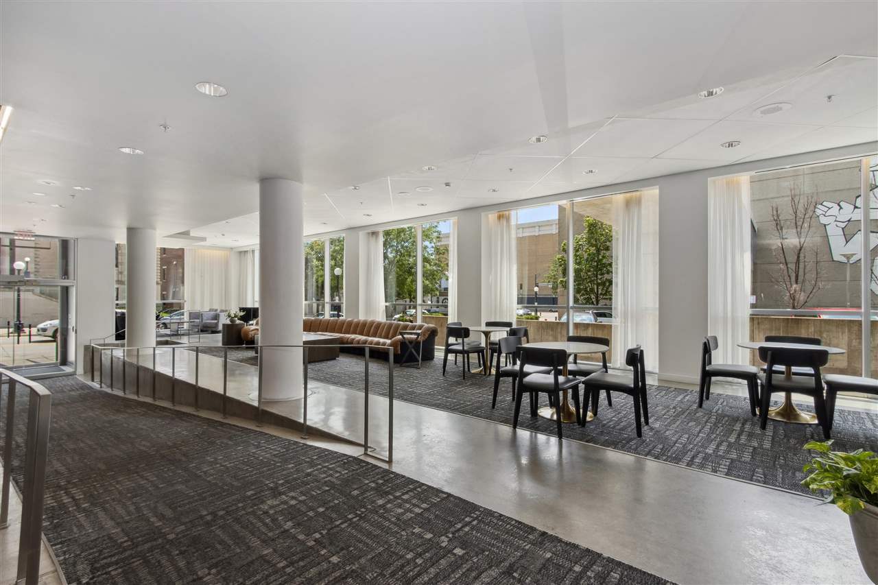 221 E College St Unit: No. 1208