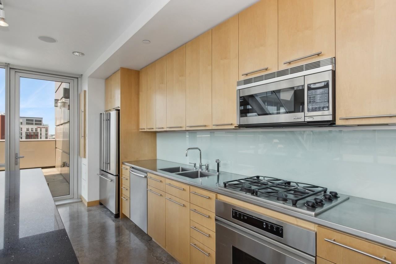 221 E College St Unit: No. 1208