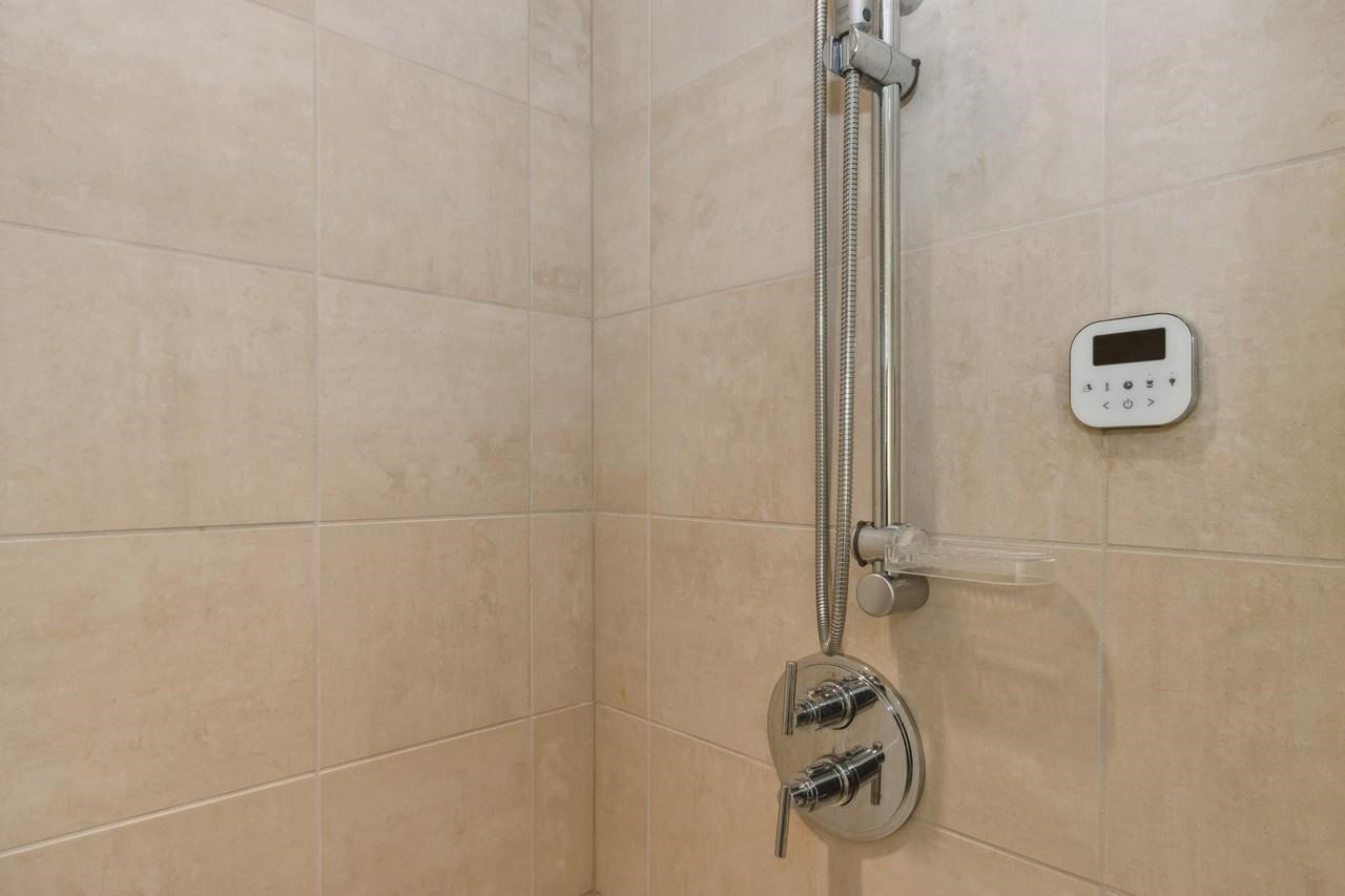 221 E College St Unit: No. 1208