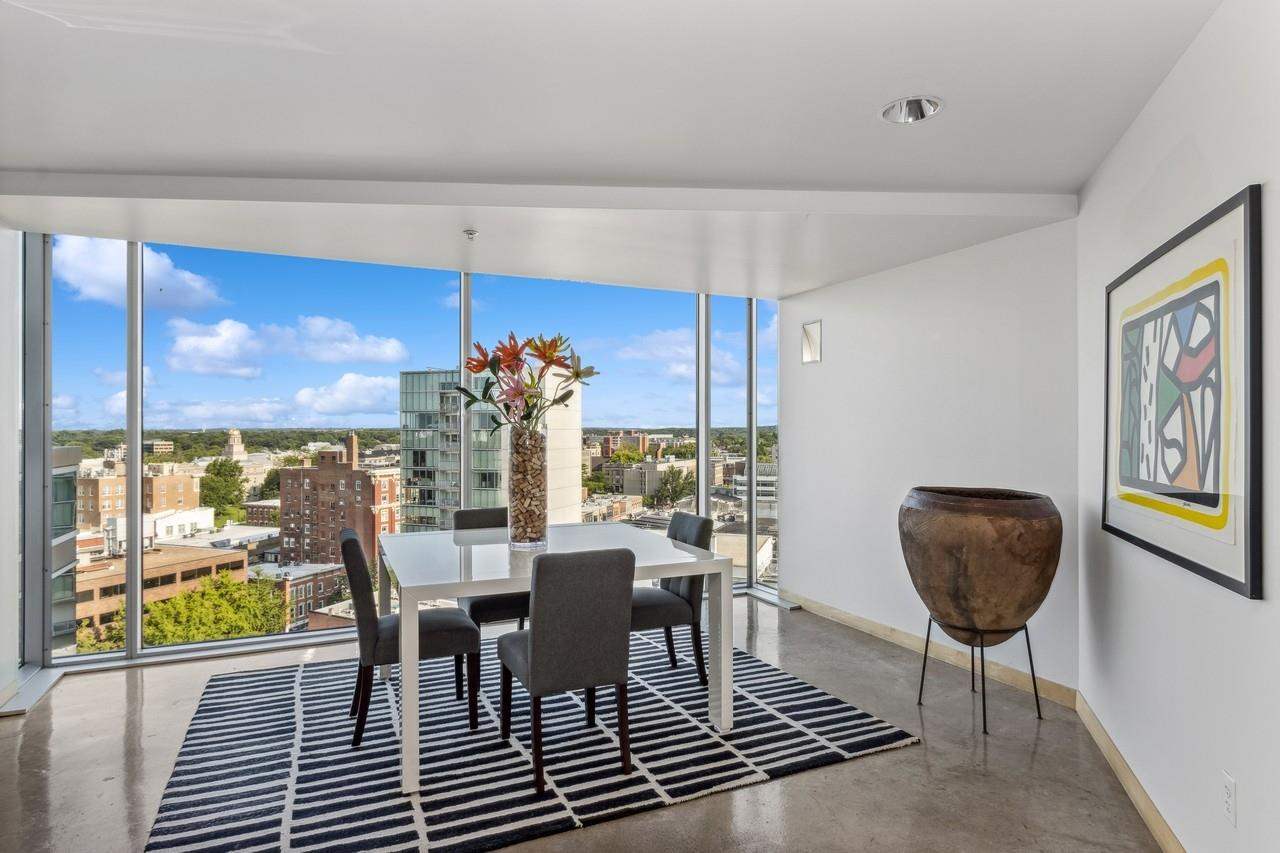 221 E College St Unit: No. 1208