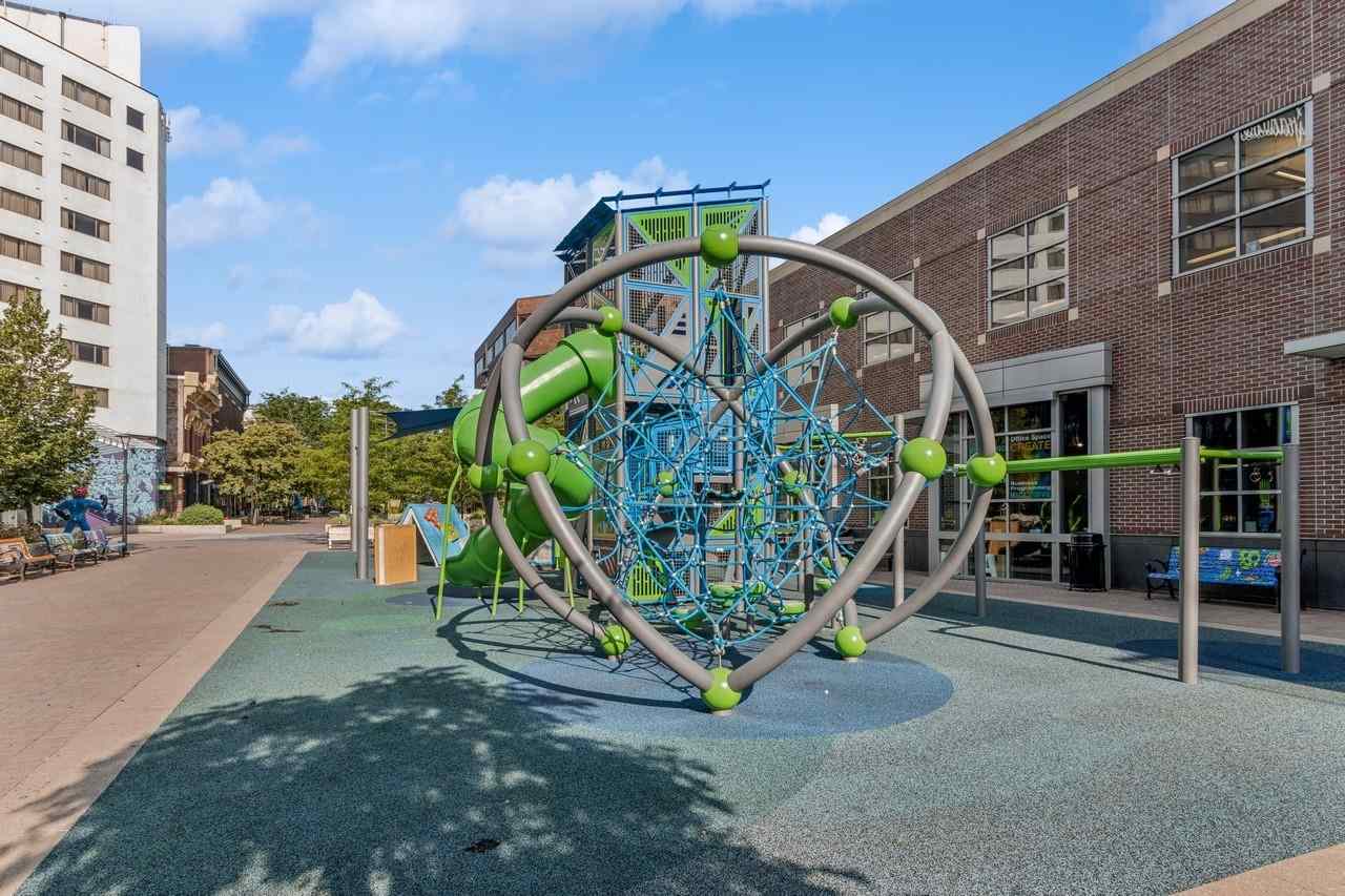 221 E College St Unit: No. 1208