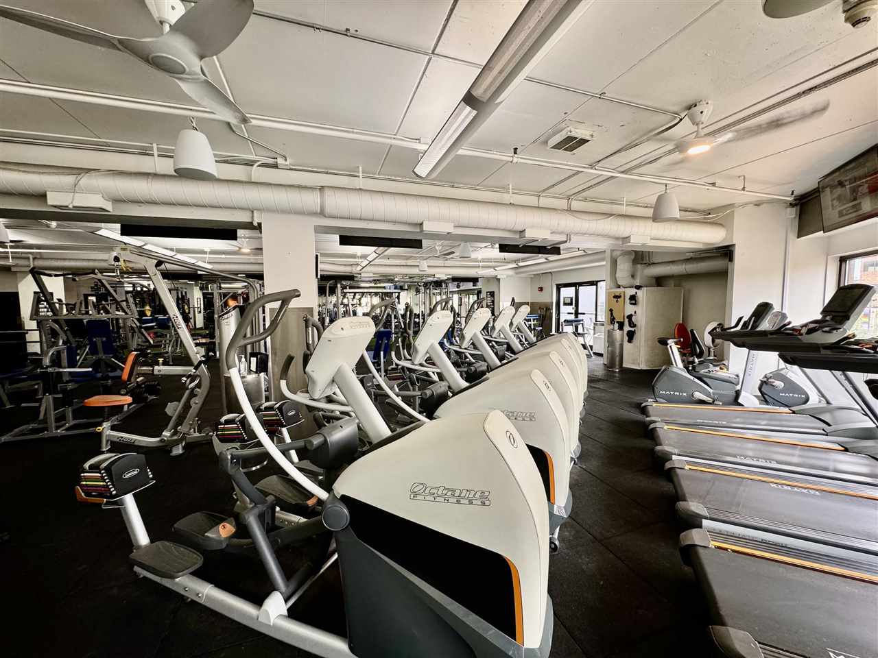 221 E College St Unit: No. 1208