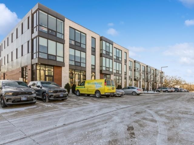 1300 Melrose Ave Unit: 303