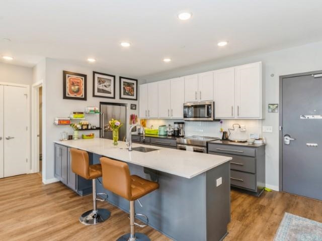 1300 Melrose Ave Unit: 303