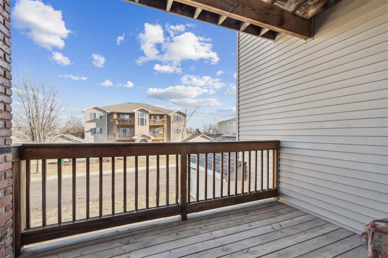 2743 Triple Crown Ln Unit: 8