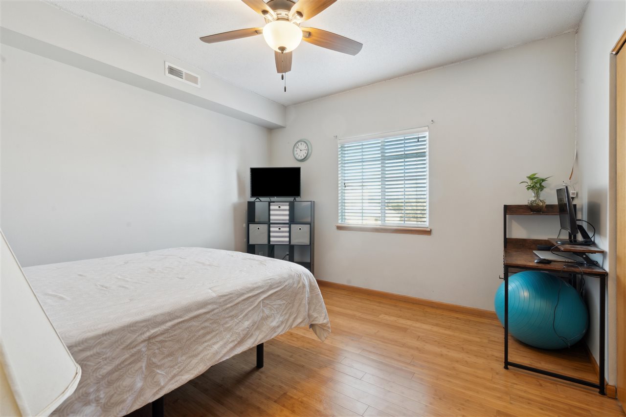 2743 Triple Crown Ln Unit: 8