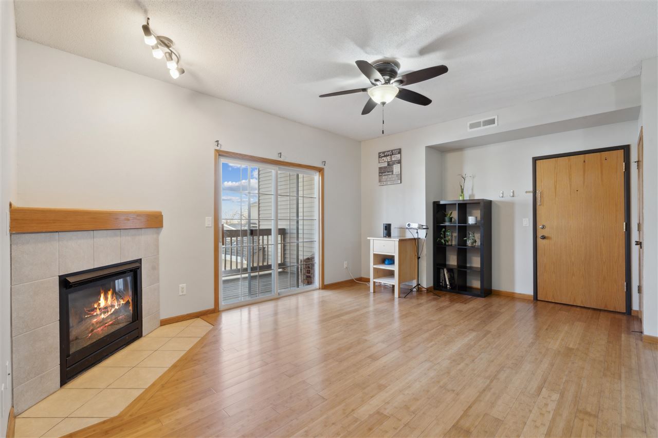 2743 Triple Crown Ln Unit: 8