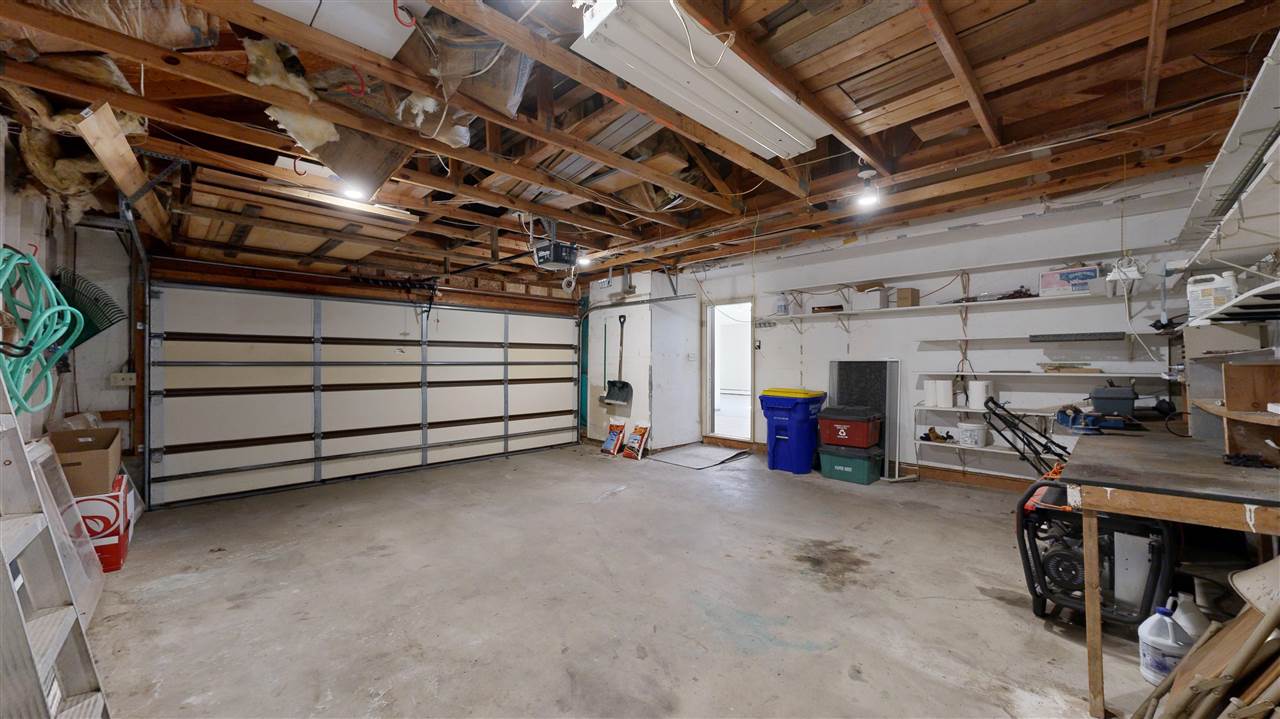 2368 Oak Grove Ln NE