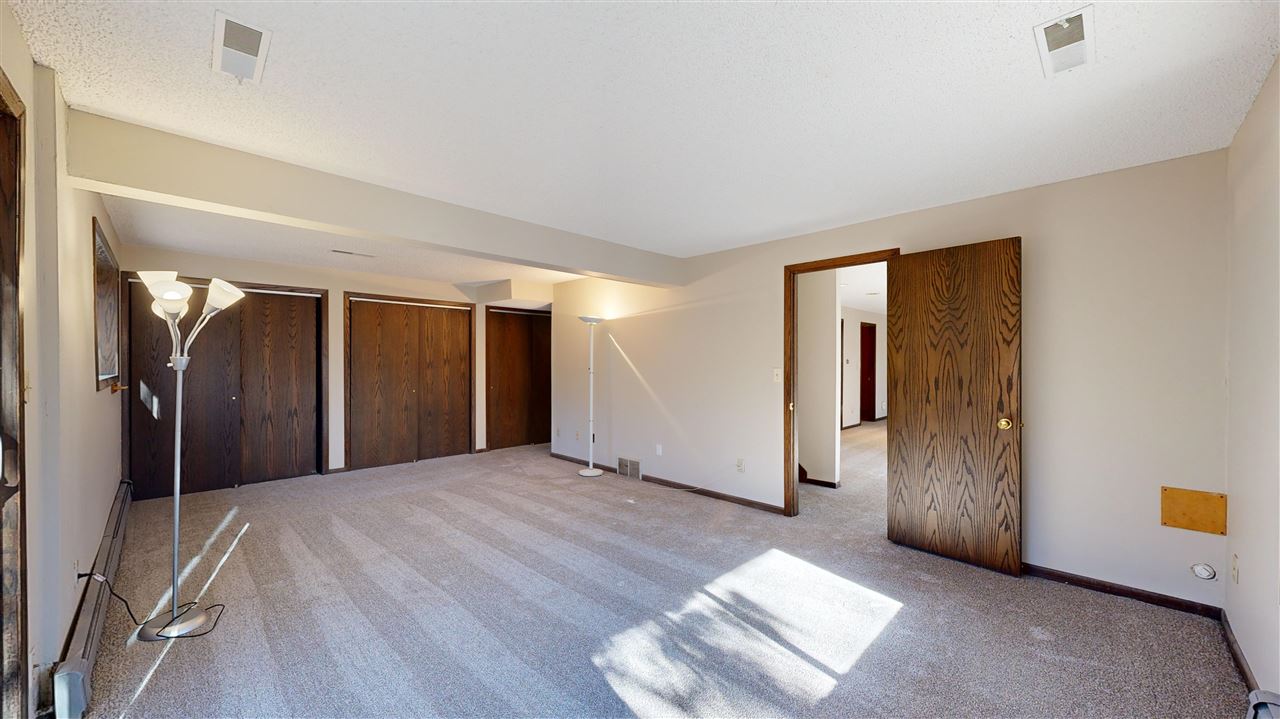 2368 Oak Grove Ln NE