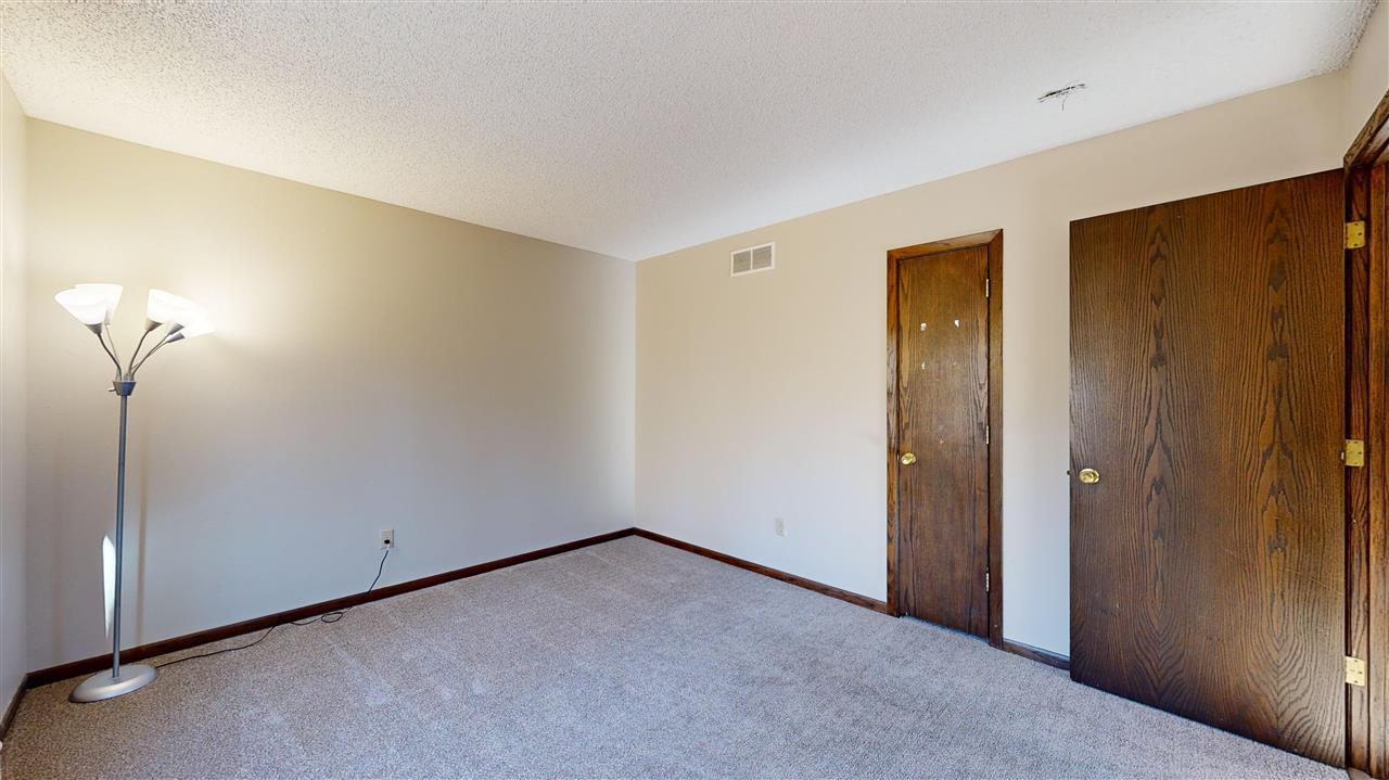 2368 Oak Grove Ln NE