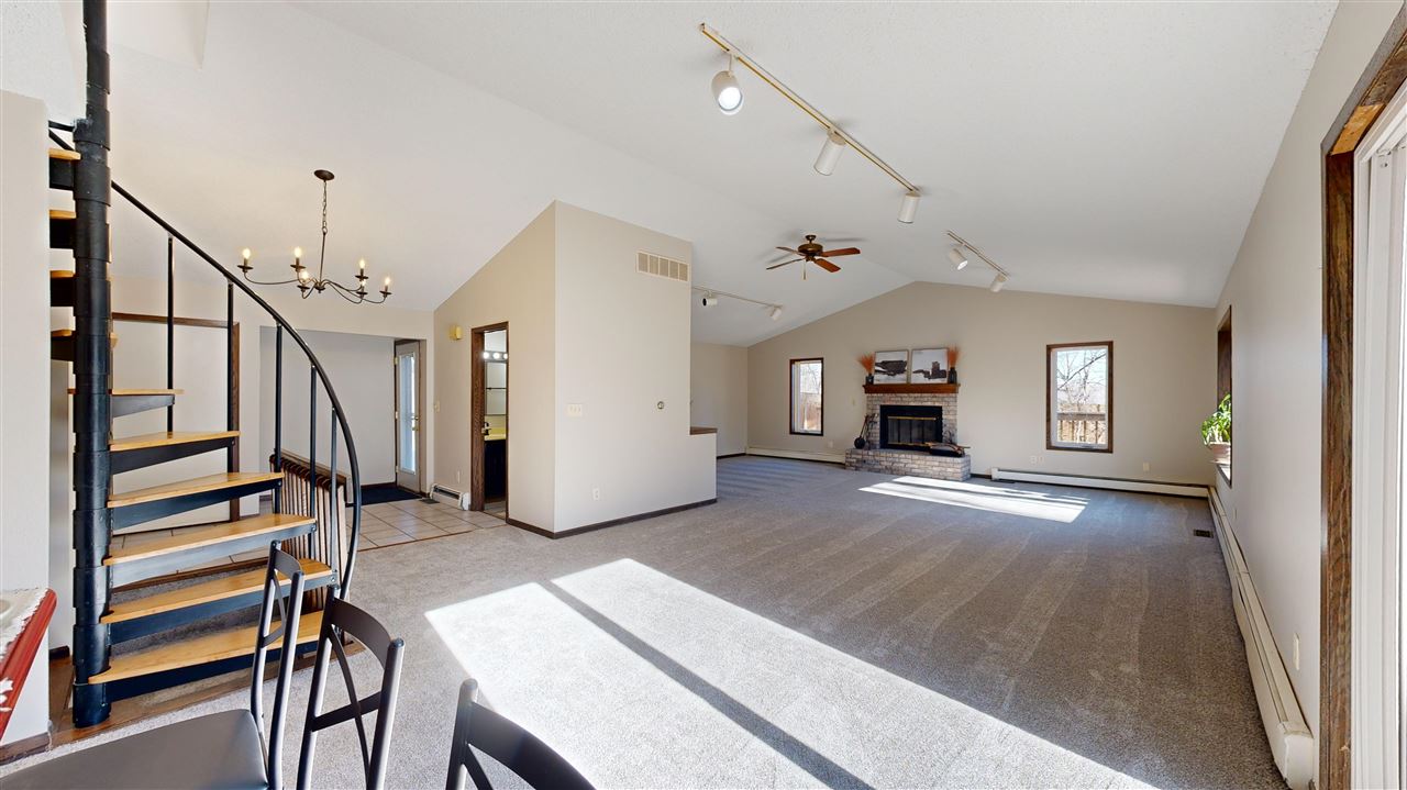 2368 Oak Grove Ln NE