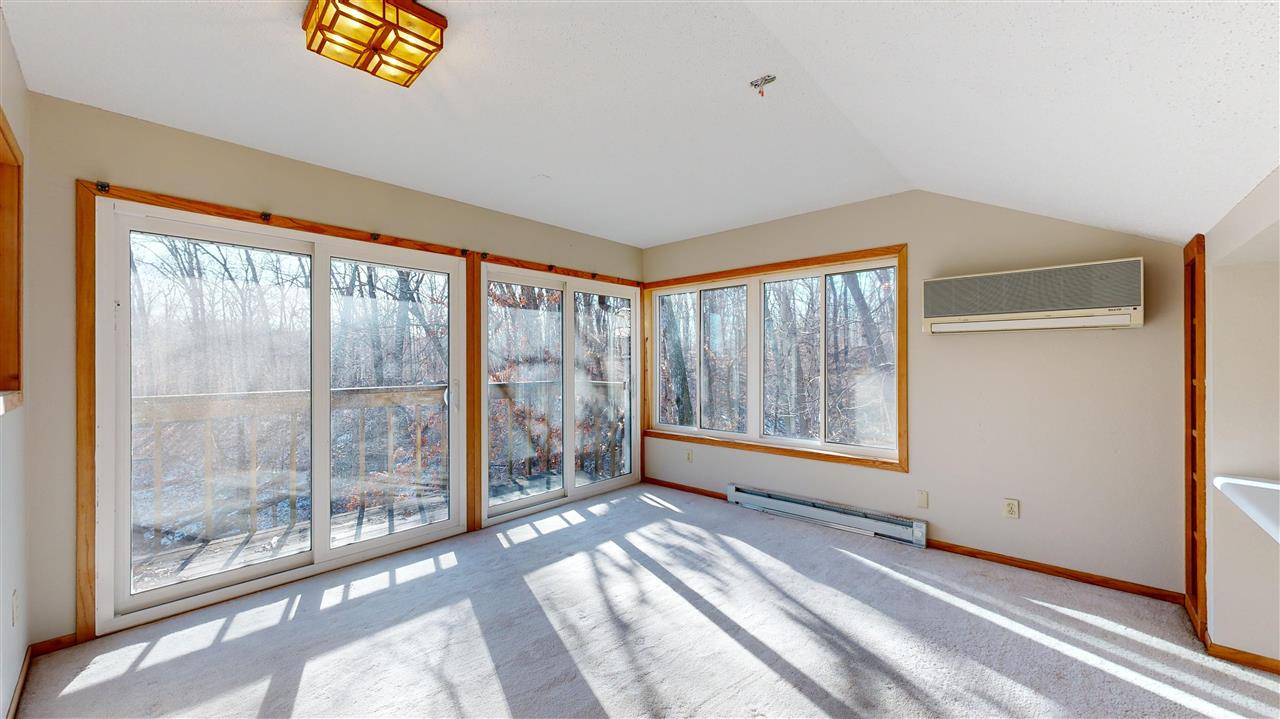 2368 Oak Grove Ln NE