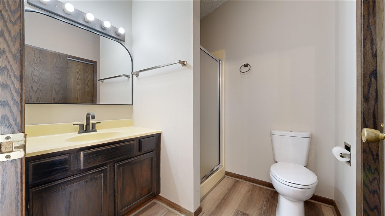 2368 Oak Grove Ln NE