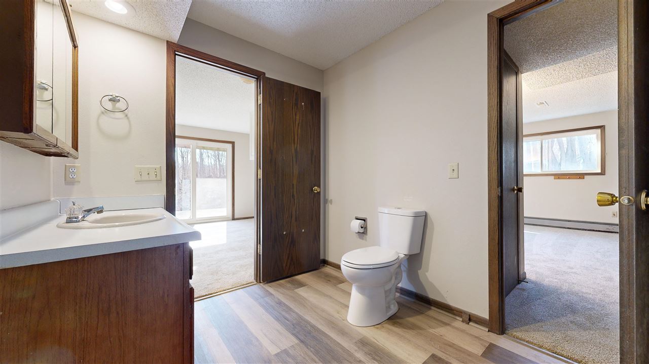 2368 Oak Grove Ln NE