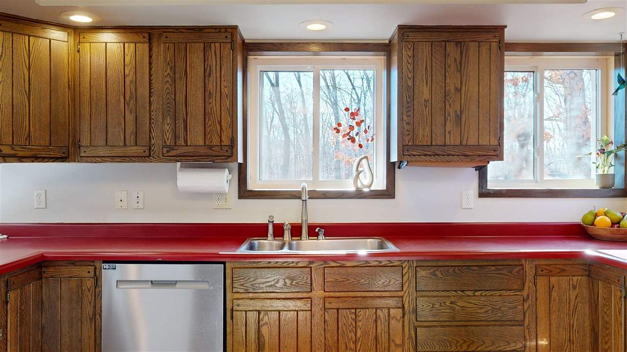 2368 Oak Grove Ln NE