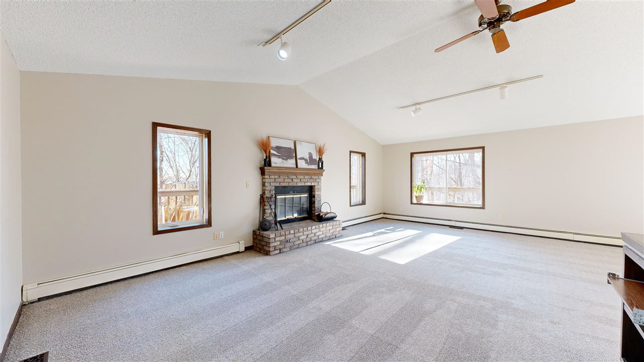 2368 Oak Grove Ln NE