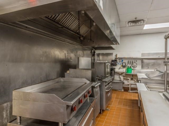 725 Mormon Trek Blvd