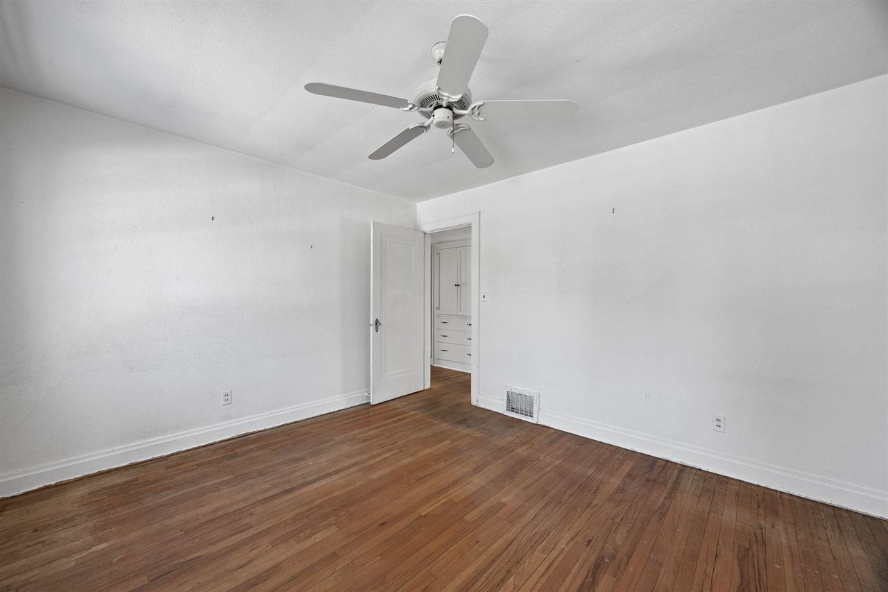 1121 Kirkwood Ct