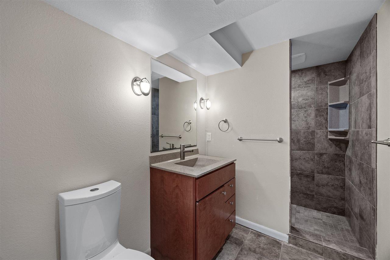 1121 Kirkwood Ct