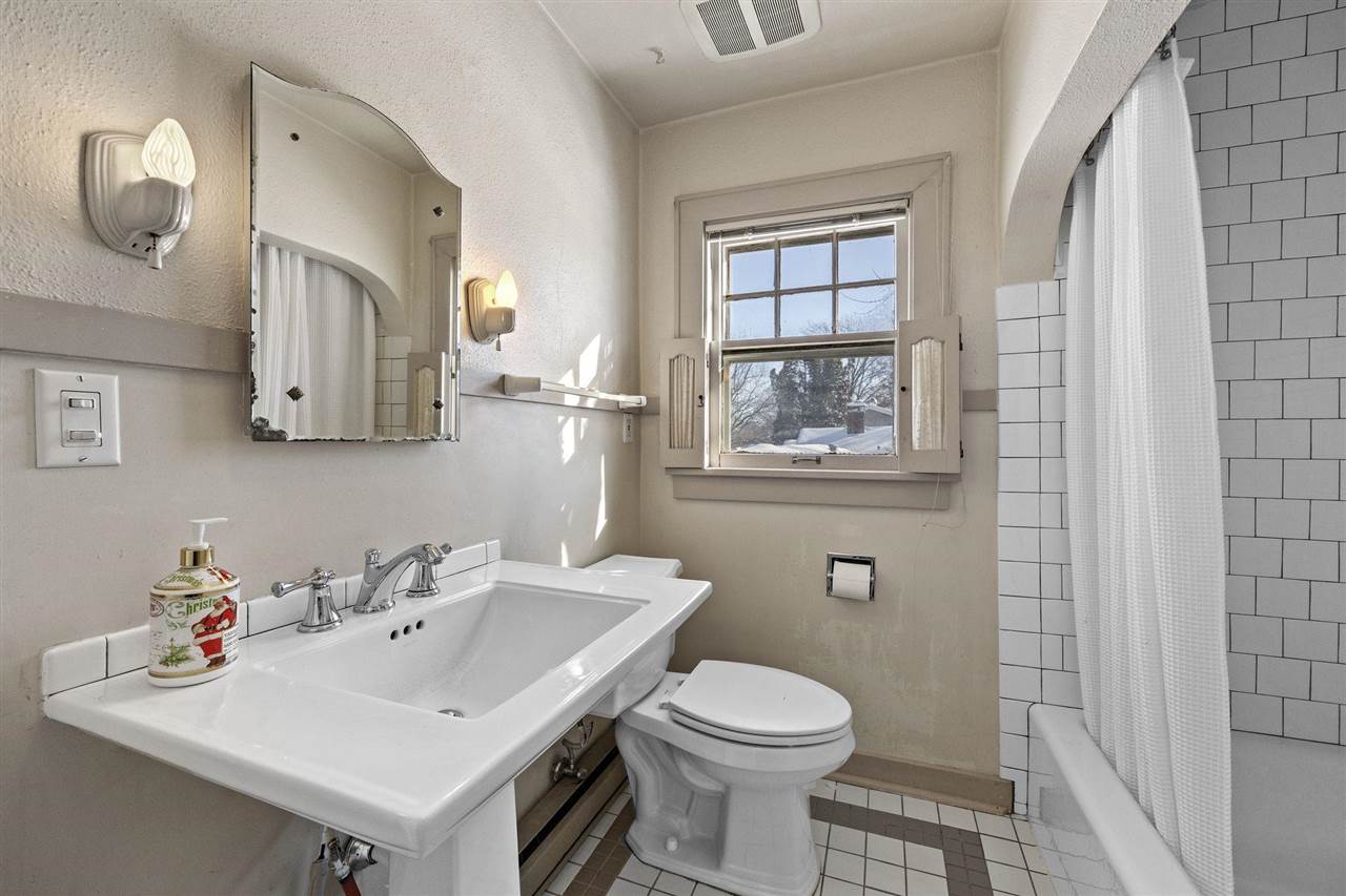 1121 Kirkwood Ct