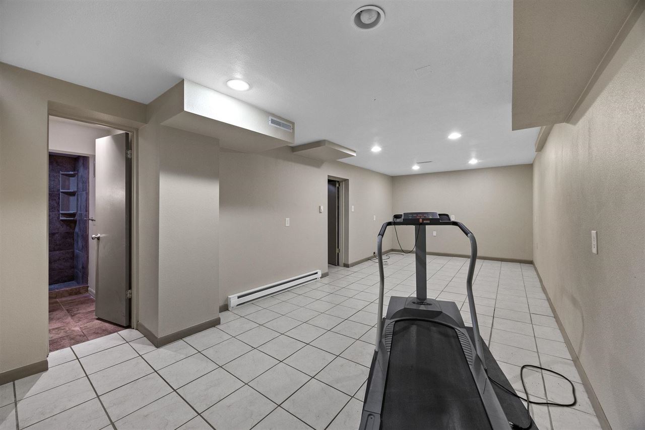 1121 Kirkwood Ct