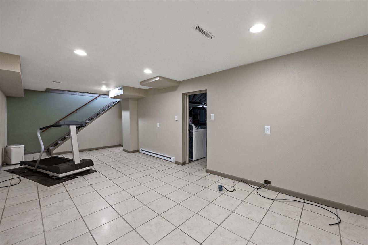 1121 Kirkwood Ct
