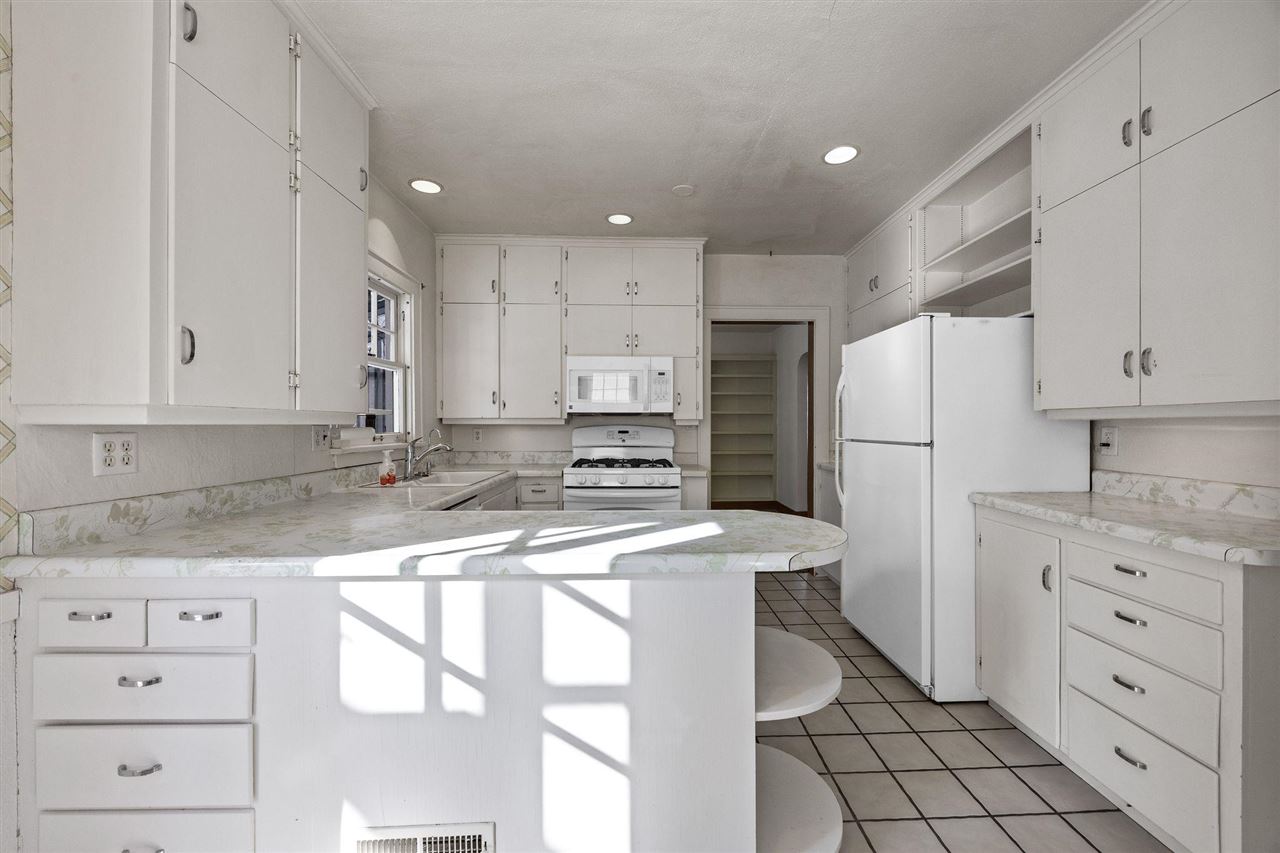1121 Kirkwood Ct