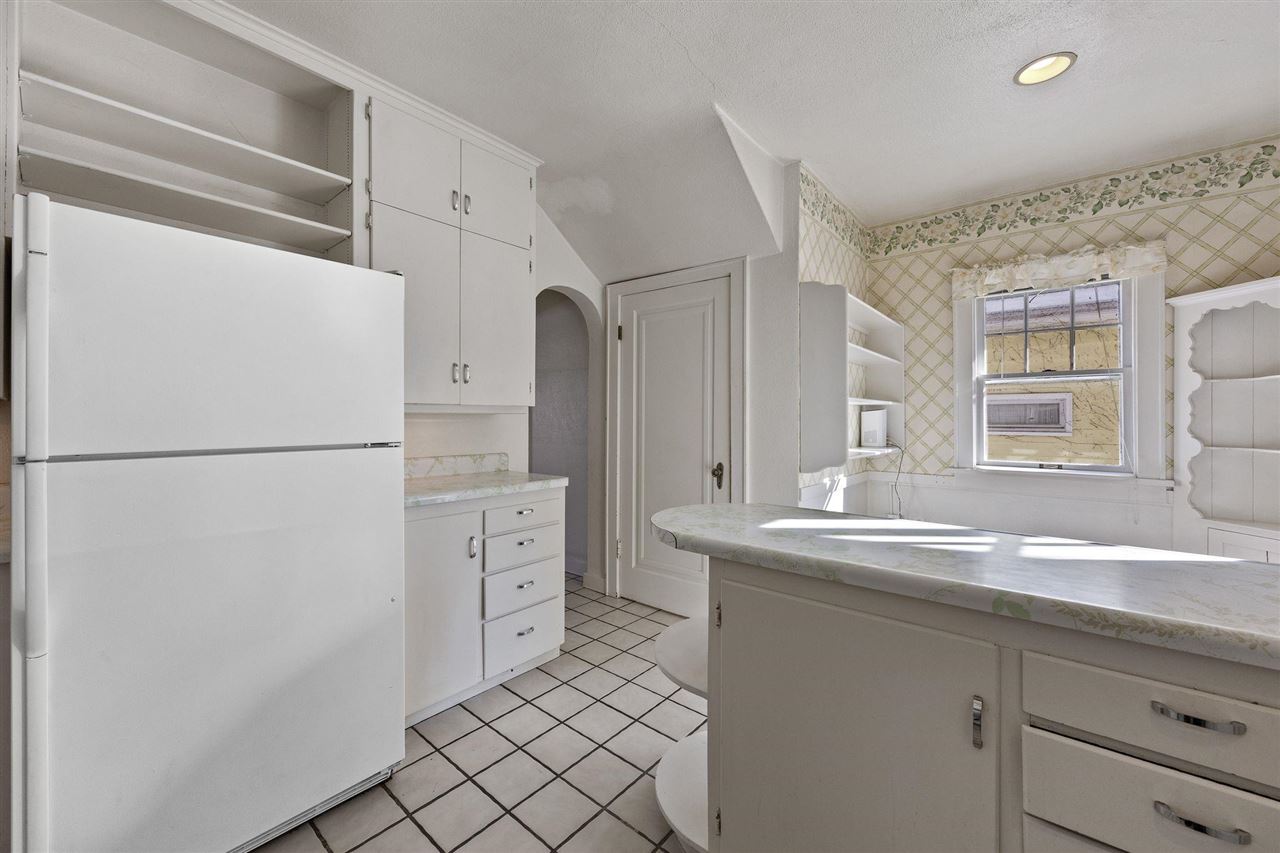 1121 Kirkwood Ct