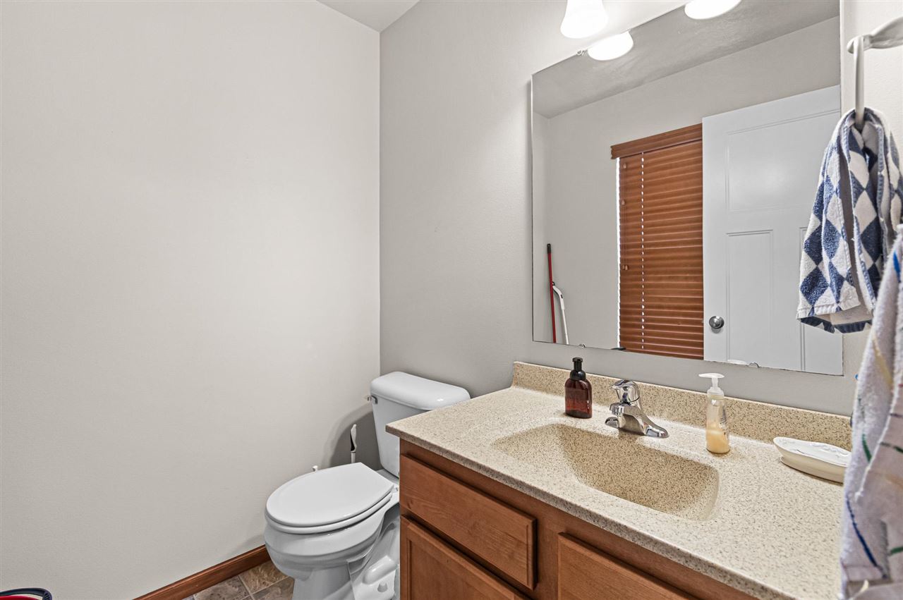 908 Ryan Ct