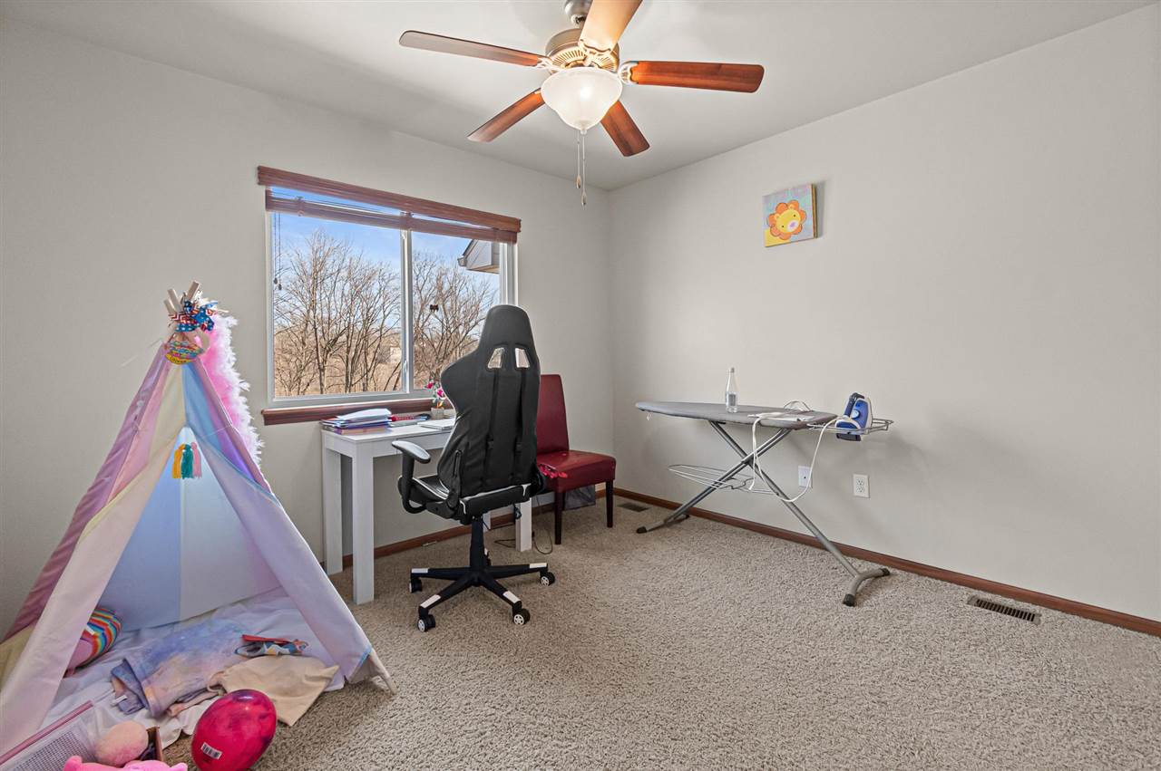 908 Ryan Ct
