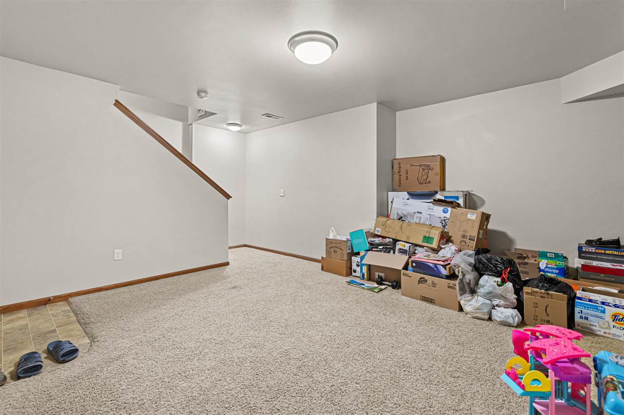 908 Ryan Ct