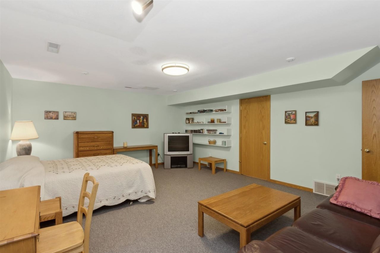 4691 Running Deer Woods NE